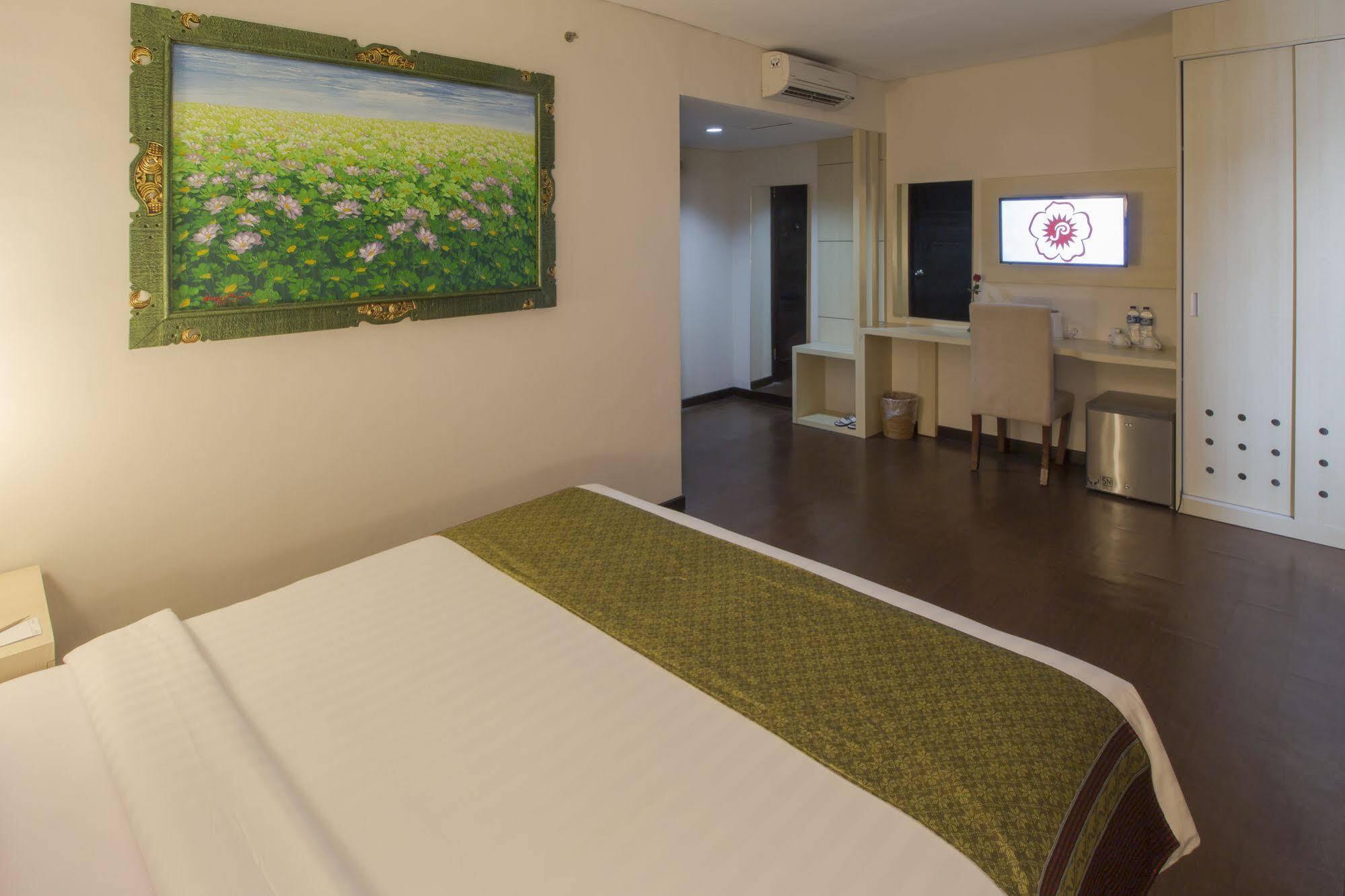 Grand Puri Saron Hotel Malioboro Yogyakarta Eksteriør bilde