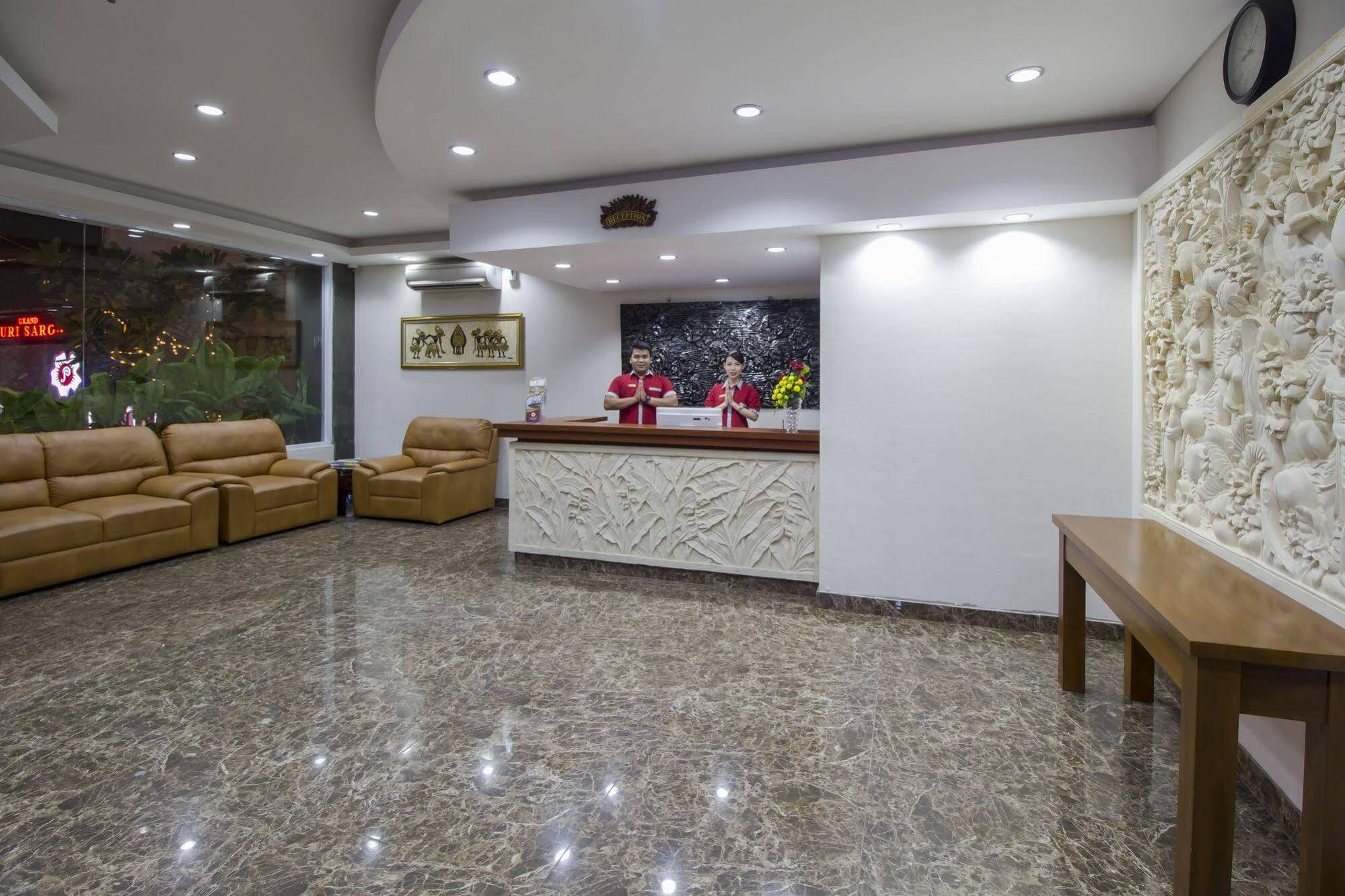 Grand Puri Saron Hotel Malioboro Yogyakarta Eksteriør bilde
