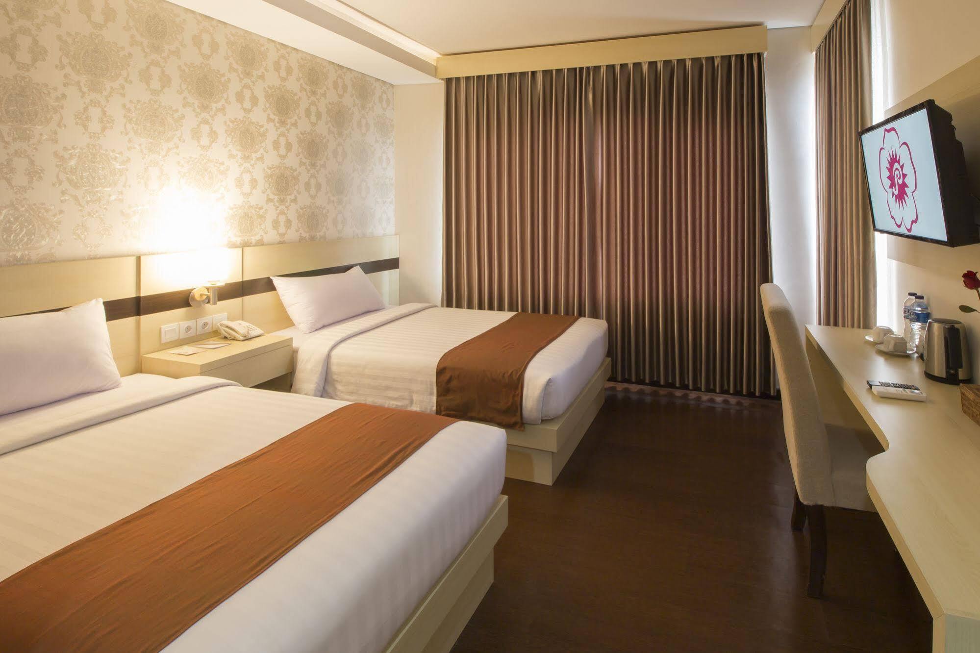 Grand Puri Saron Hotel Malioboro Yogyakarta Eksteriør bilde