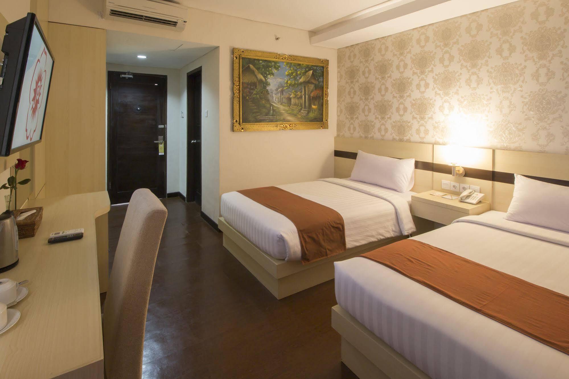 Grand Puri Saron Hotel Malioboro Yogyakarta Eksteriør bilde