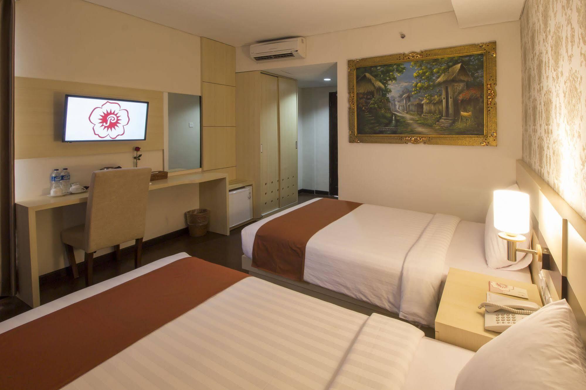 Grand Puri Saron Hotel Malioboro Yogyakarta Eksteriør bilde