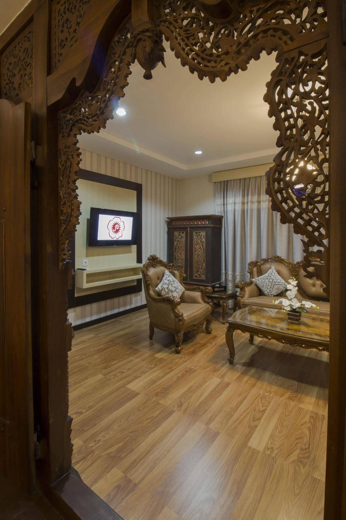 Grand Puri Saron Hotel Malioboro Yogyakarta Eksteriør bilde