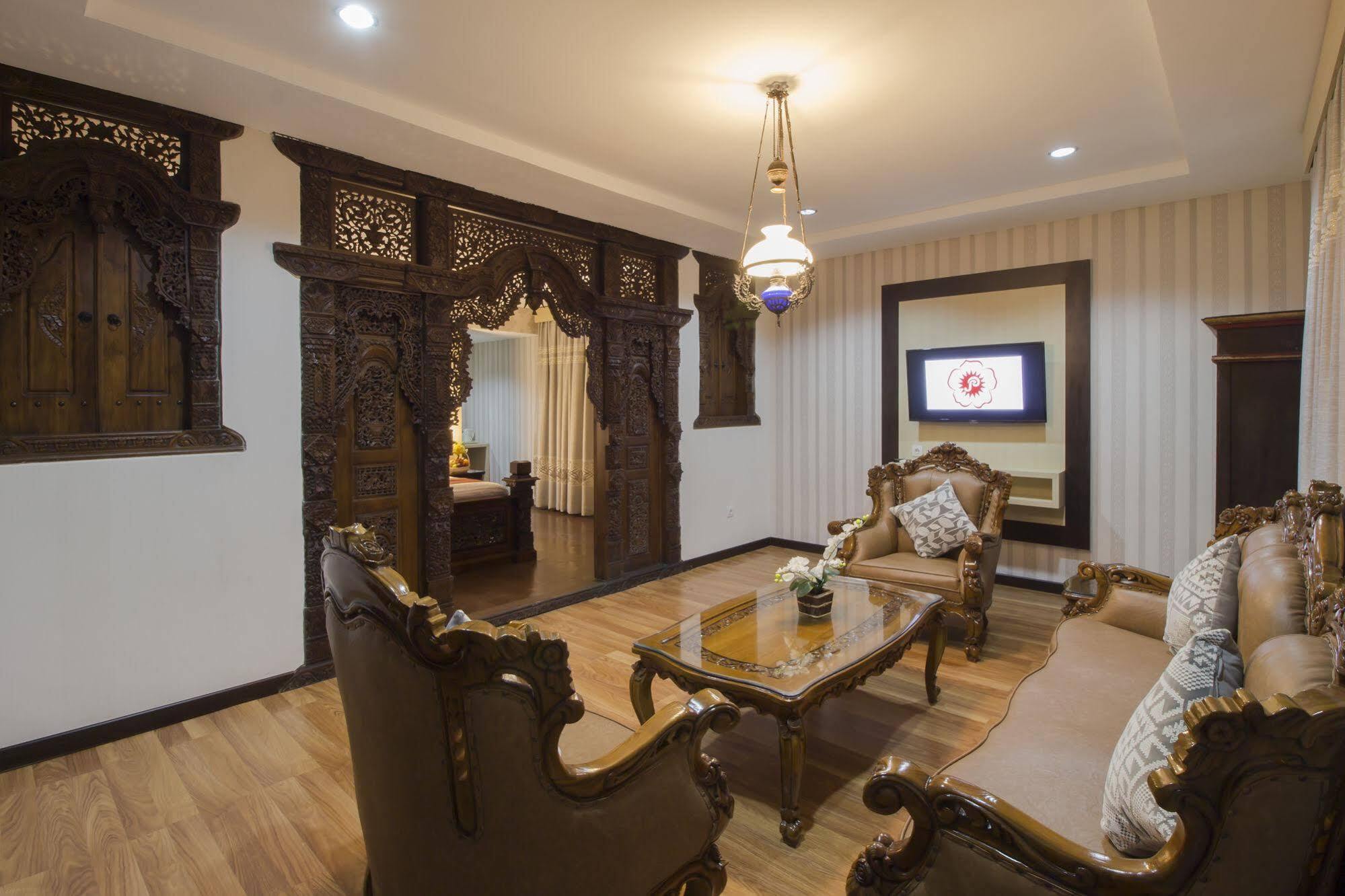 Grand Puri Saron Hotel Malioboro Yogyakarta Eksteriør bilde