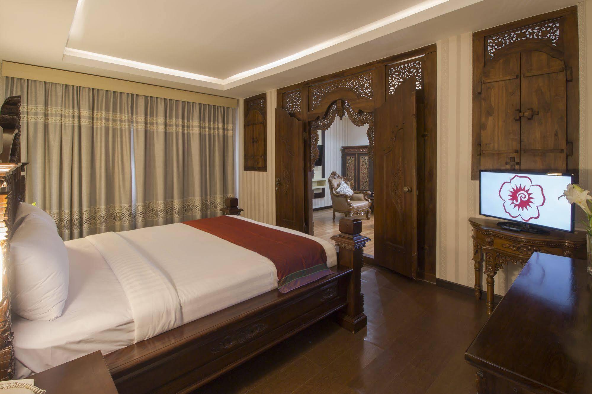 Grand Puri Saron Hotel Malioboro Yogyakarta Eksteriør bilde